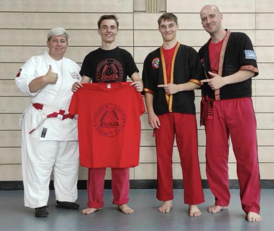 Nochmal ein rotes T-Shirt für die Immanuel-Kant Schule