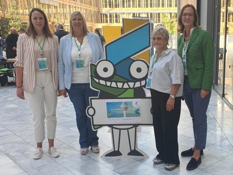 Frau Bähner, Frau Behnke und Frau During waren für uns bei der Vergabe der Auszeichnung in Berlin anwesend