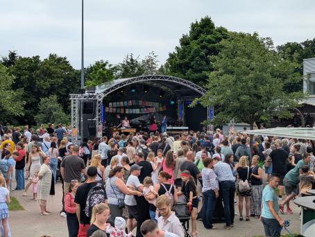 Es war viel los auf dem Schulgelände!