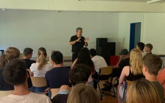 Vielfältige Einblicke in Politik, Recht und Medien: Zahlreiche Gäste an der Schule 