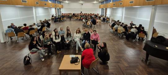 Politisches Speeddating an unserer Schule – Ein gelungener Auftakt ins Jahr 2025