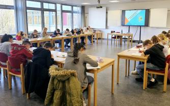 Mathe-Knobelei mit Spaß – Der Känguru-Wettbewerb 2025 an unserer Schule 