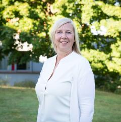 Jennifer Behnke, Schulleiterin