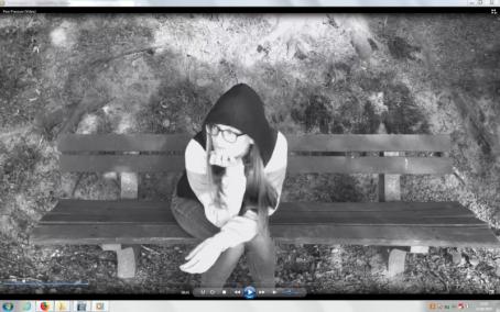 eine Momentaufnahme aus der Singer-Songwriter-Ballade „Peer Pressure“ 