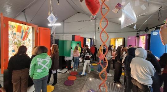 SchülerInnen beim Stärkenparcours